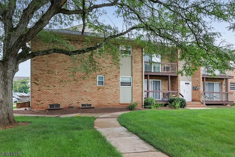 2 bed, 1.5 bath, $2,300 — Photo 4