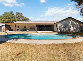 414 Spaceway Dr, Windcrest, TX 78239