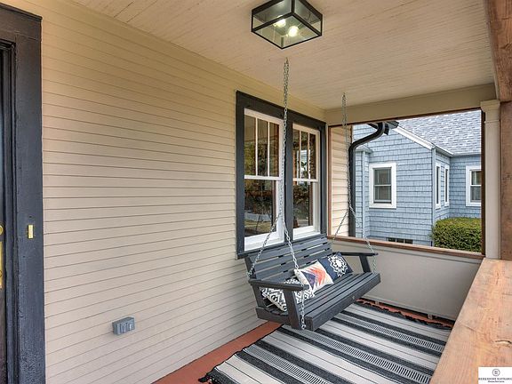 3rd image of 4524 Shirley St
