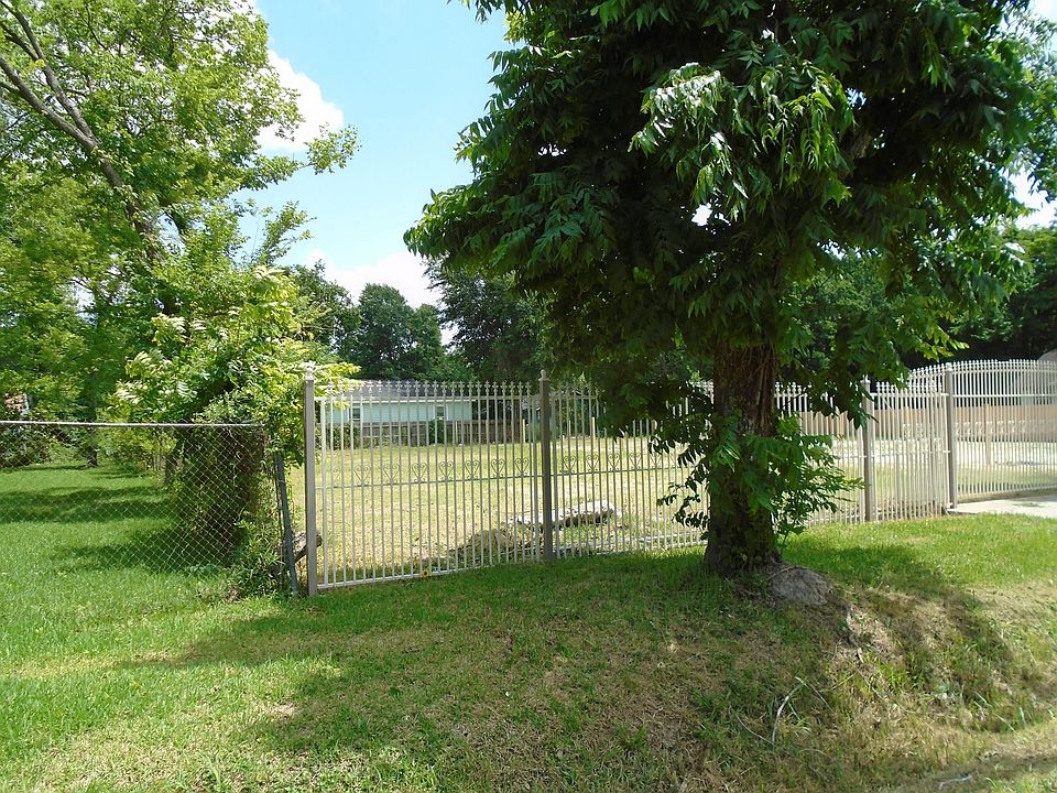1st image of 3911 Dorchester St Lot 15