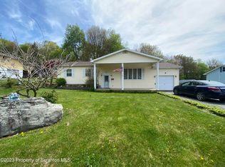 10 Firemans Ln, Browndale, PA 18421