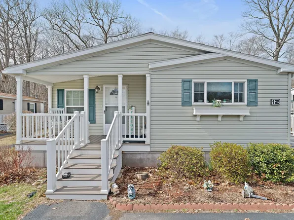 12 Hemlock St, Rockland, MA 02370
