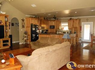 576 Lakewood Dr, Lakehills, TX 78063