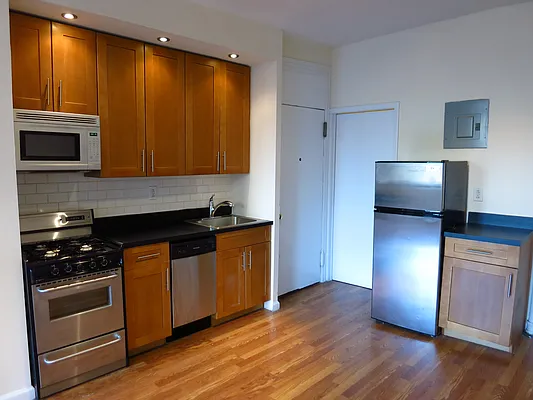 Rented by City & Suburban | media 23