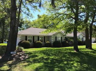 134 Hidden Lakes Dr, Brunswick, GA 31525