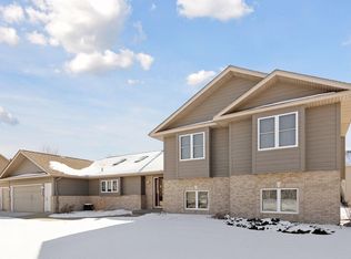 7715 Stafford Trl, Savage, MN 55378
