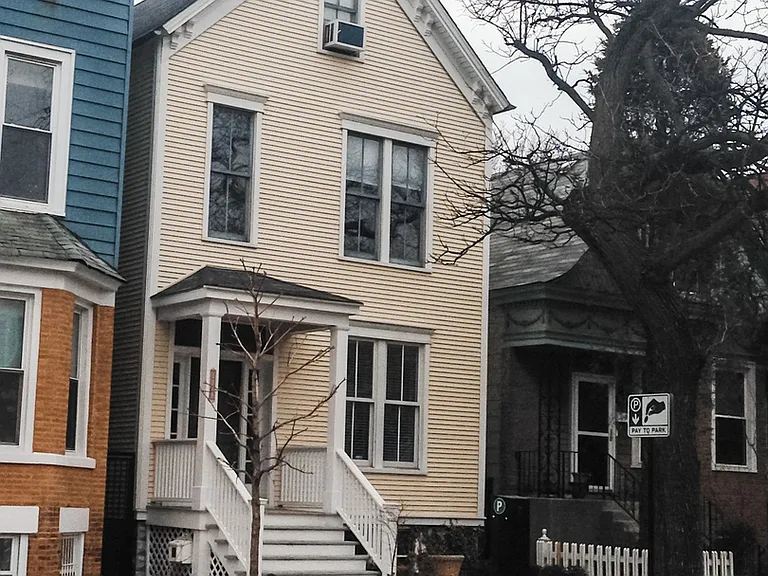 3319 N Southport Ave — Photo 1