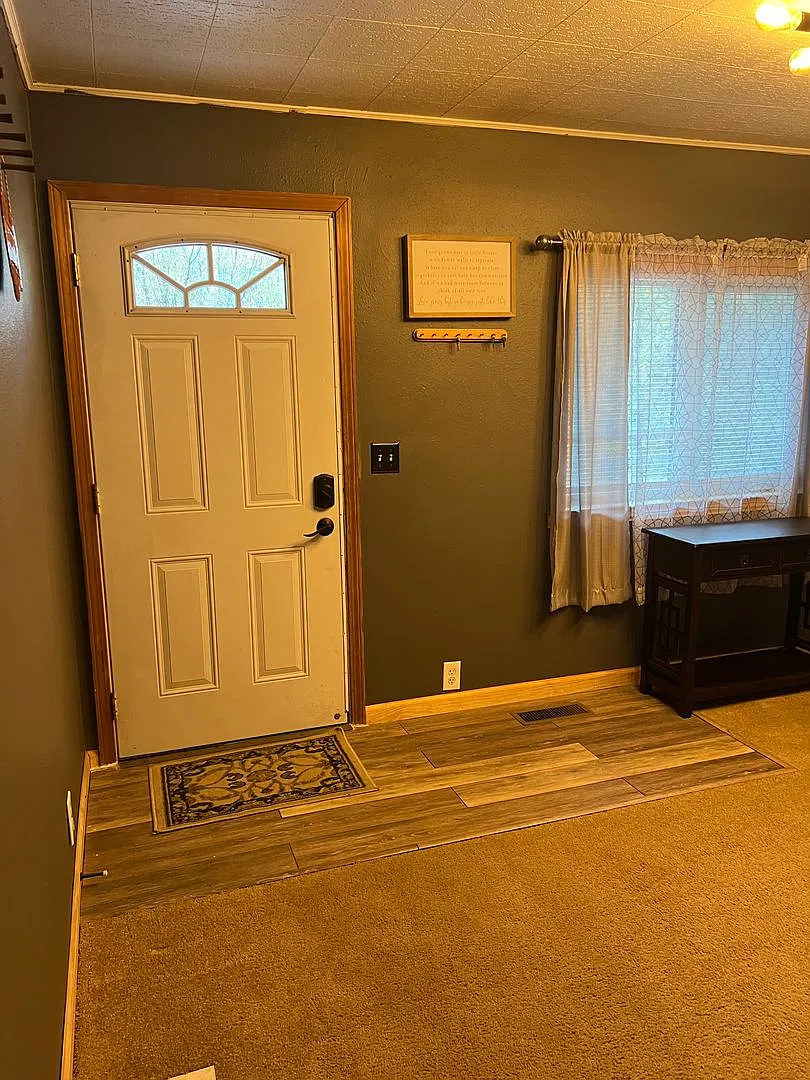 Super Cute Furnished 2 Bedroom Rental in North Pole, Alaska! — Photo 4