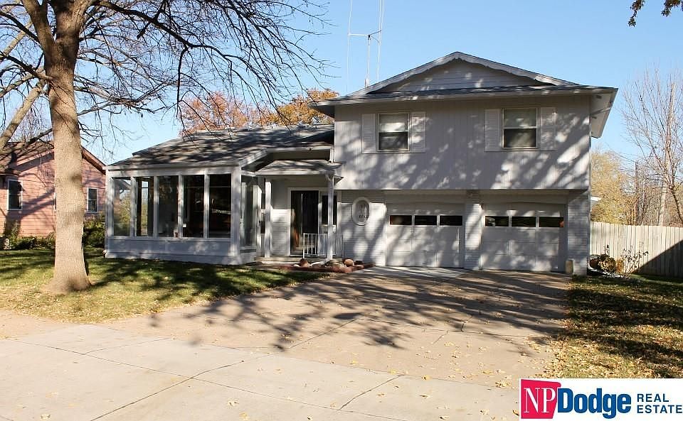 1st image of 8702 S Glenview Dr