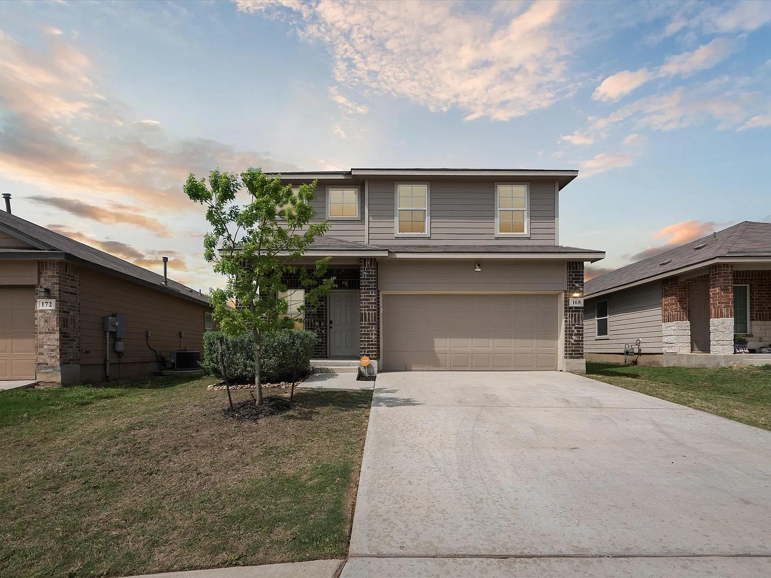 5 bed, 2498 sqft, $2,400 — Photo 1