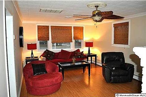 2nd image of 406 Bay Way