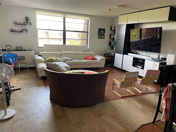 2nd image of 665 NE 195th St APT 426