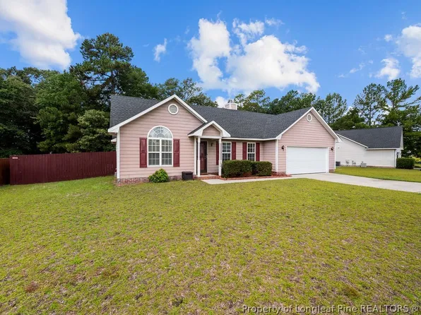 120 Raymond St, Raeford, NC 28376