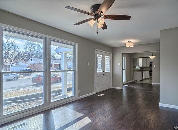 5th image of 8047 Amherst Ave