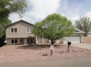 664 S Del Rio Dr, Pueblo West, CO 81007