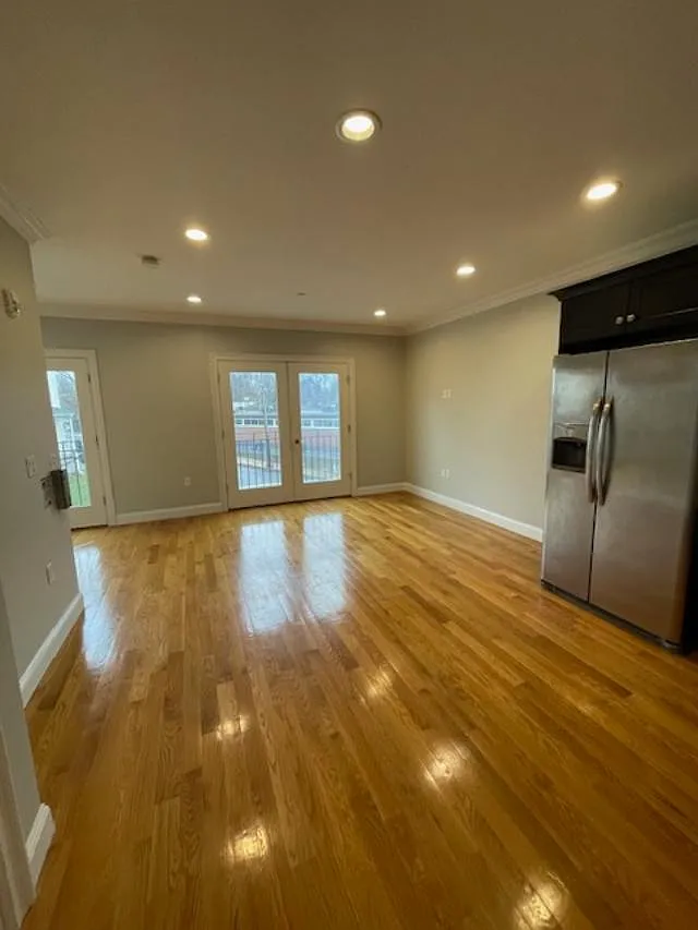 2 bed, 927 sqft, $2,600 — Photo 2