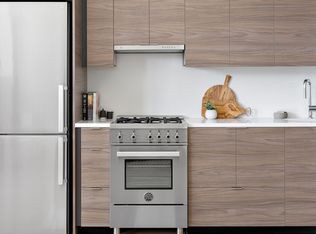 555 38th St APT 915, New York, NY 10018