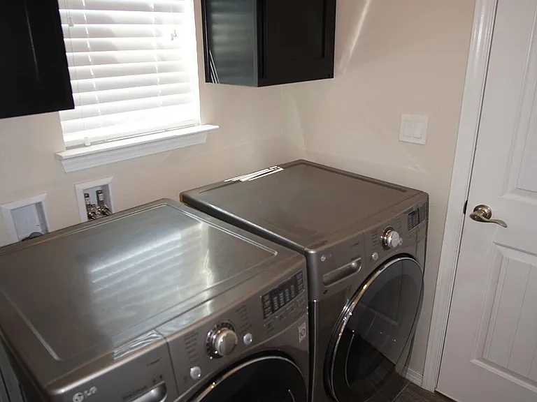 2136 William Caples St — Photo 10