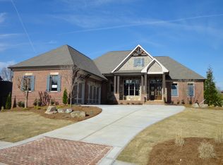 124 Slate Dr, Buford, GA 30518