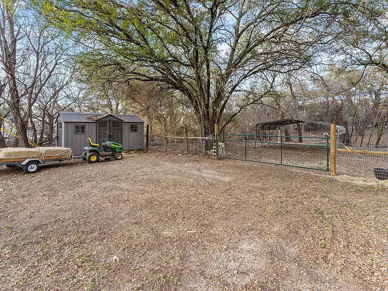 1060L Great Oaks — Photo 63