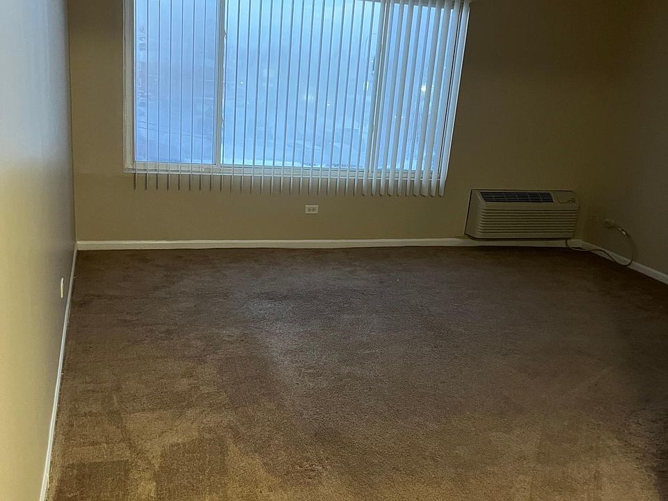 2nd image of 7740 S Harlem Ave APT 3C