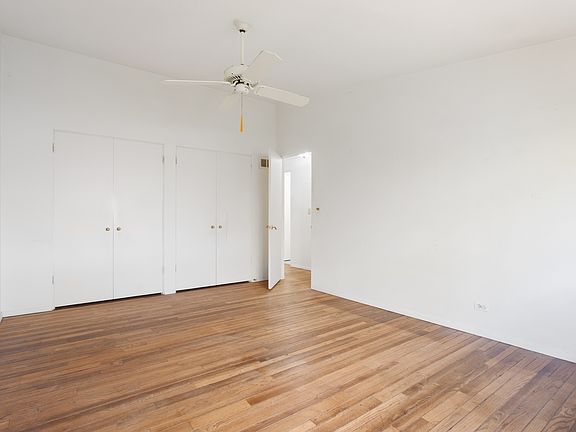 5th image of 609 Carriage Hill Dr
