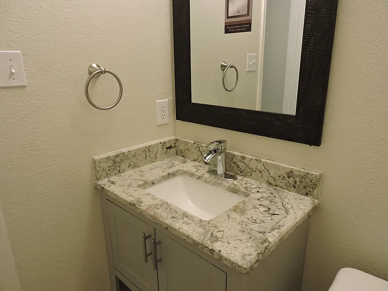 403 Colony Dr — Photo 11