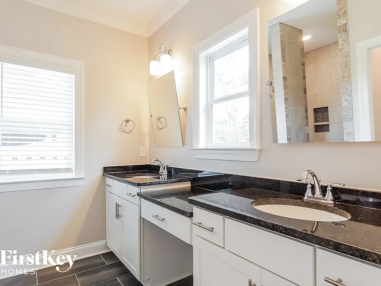 1052 Crestview Rdg — Photo 11