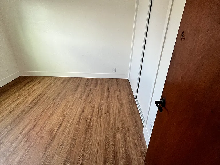 1153 85th Ave — Photo 12