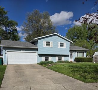 1002 Loren Dr, Joliet, IL, 60431