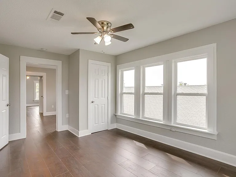 2932 Travis Ave — Photo 24