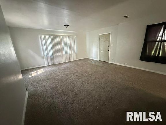 2nd image of 2204 E Adams St