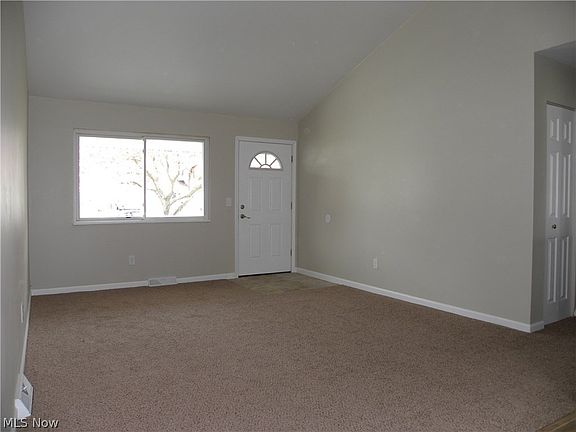 4th image of 4124 Holl Ave