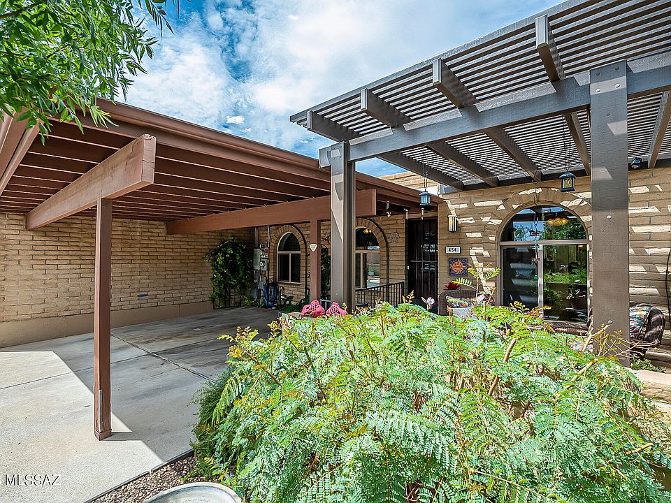 1st image of 454 W Calle Lago