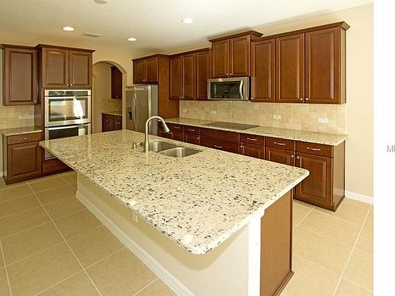 2nd image of 1401 Lake Parkway Dr