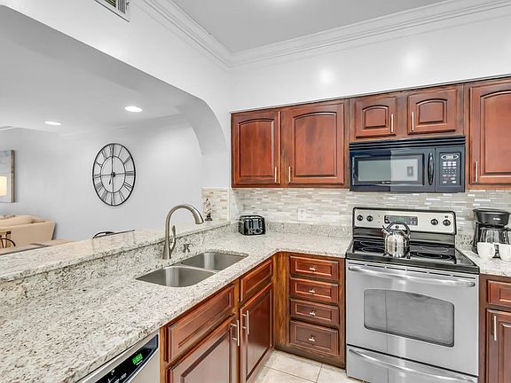 3rd image of 5151 Beachwalk Cir