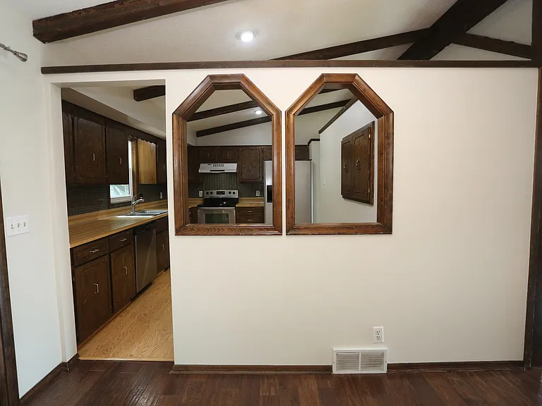 6734 S 73rd Ave — Photo 18