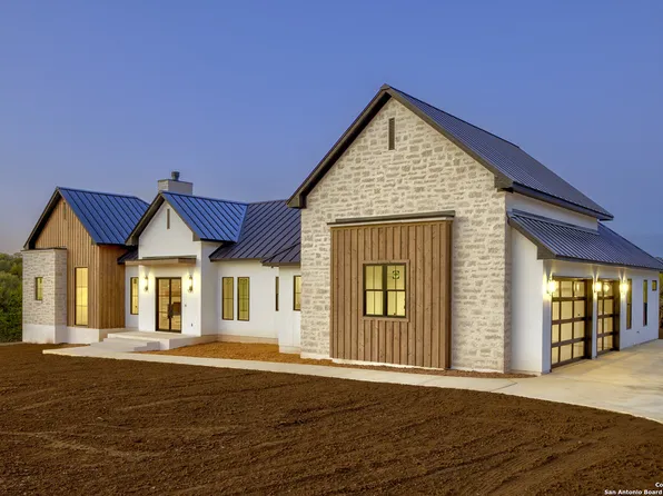 345 Shady Hollow, New Braunfels, TX 78132