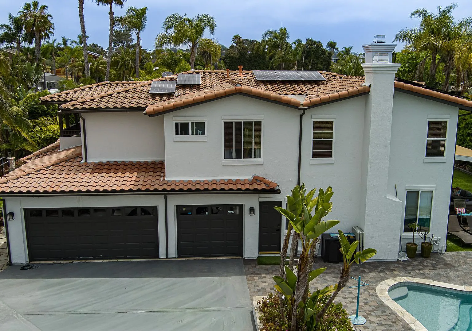 Resort-Style Encinitas Estate With Pool Unfurnished — Photo 2