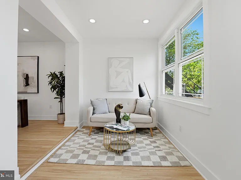 129 Hamilton St NW — Photo 17