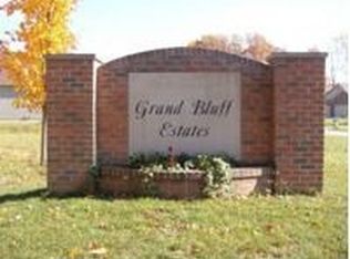 5534 Meranda Ln, Grand Ledge, MI 48837