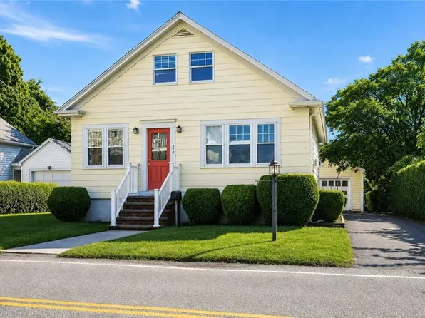 520 Middle Hwy, Barrington, RI 02806