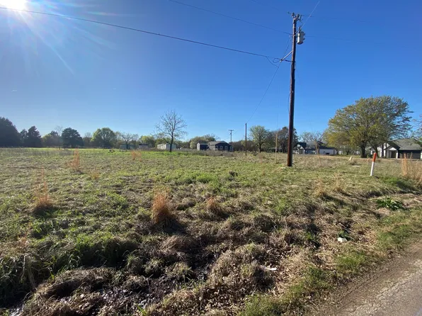 421 Kelly Ln, Seven Points, TX 75143