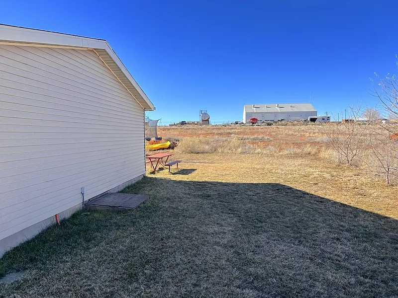 3 bed, 2.0 bath, 1120 sqft, $1,700 — Photo 3