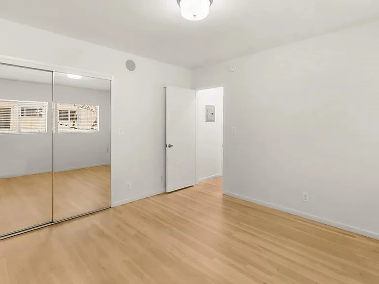 1406 S Saltair Ave #1 — Photo 13