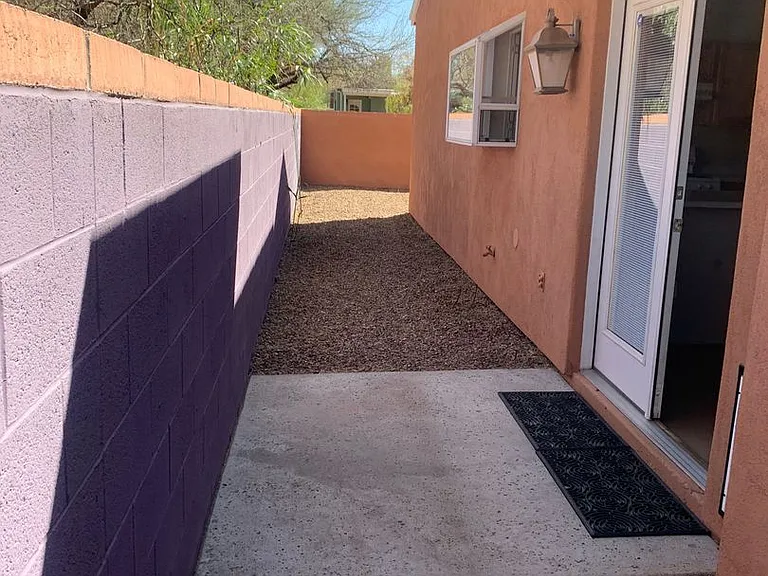 2940 N Adelaide Farms Pl — Photo 15