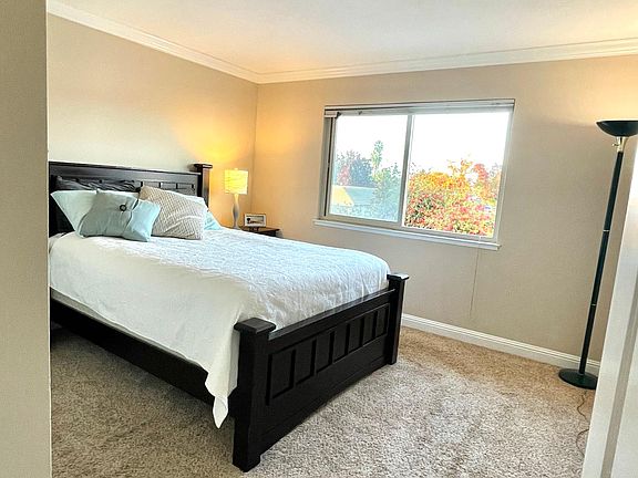 Master bedroom - no neighbors add privacy