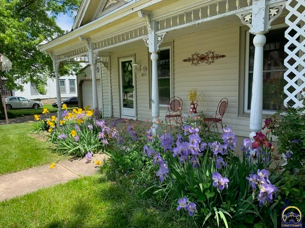 805 Cherokee St, Oskaloosa, KS 66066