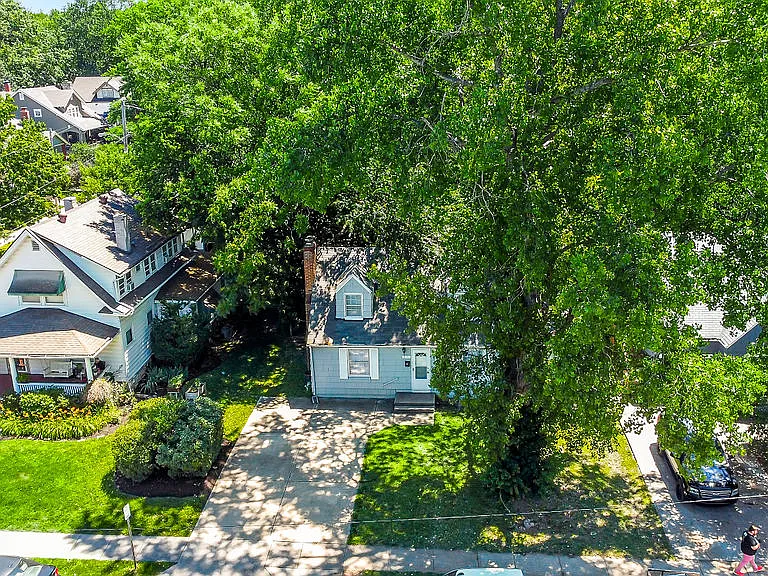 4131EatonSt-26_10222024