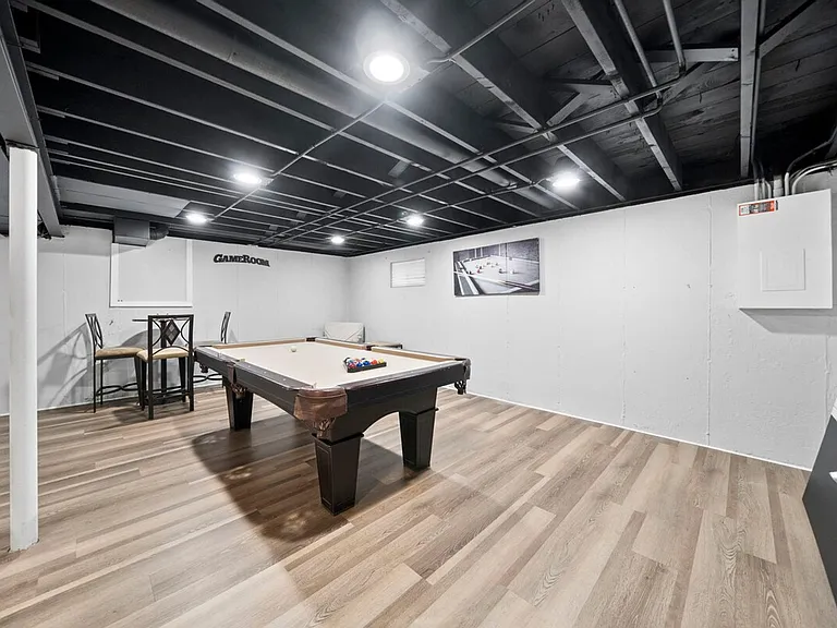 Building's Lounge